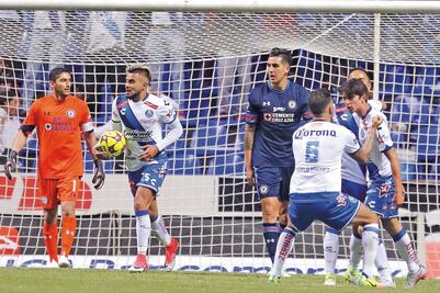 Cruz Azul cae con el sello de la casa