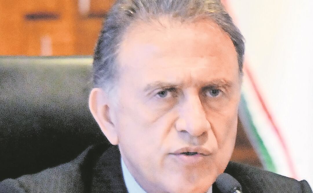 Yunes debería aprender de su esposa, la primera dama