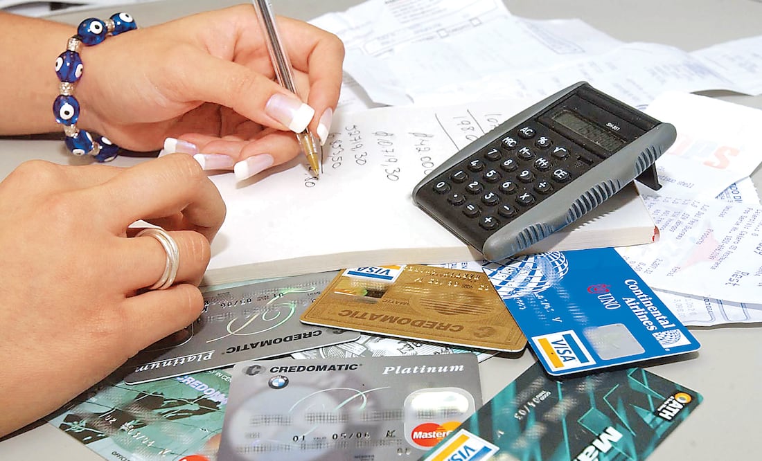 De acuerdo con un sondeo realizado por una empresa financiera, el 60% de las personas se encuentran en sobreendeudamiento, principalmente por una mala administración financiera. Foto: Archivo/El Universal