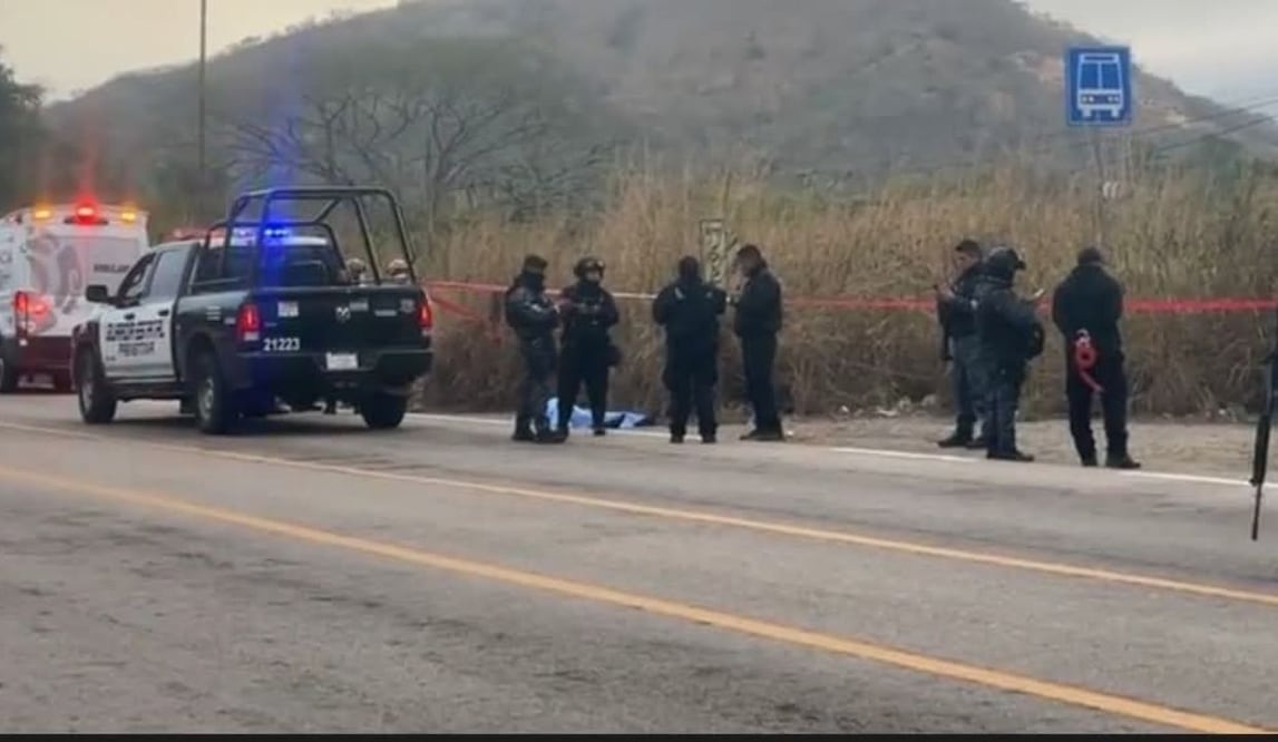 Hallan cuerpo de mujer ejecutada cerca del penal El Amate en Cintalapa, Chiapas; tenía las manos atadas. Foto: Especial