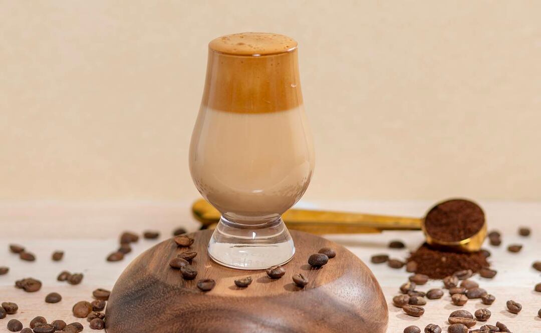 Drink de café dalgona con whiskey
Foto: El Universal