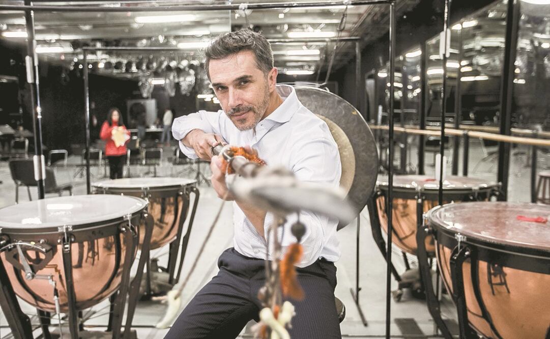 Sergio Mayer explicó que usar falda no te hace más o menos mejor ser humano. Foto: archivo