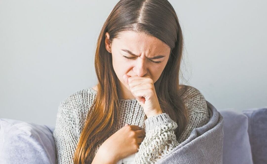 Una de las mejores maneras de aliviar la tos es beber mucho líquido | Fuente: Pexels