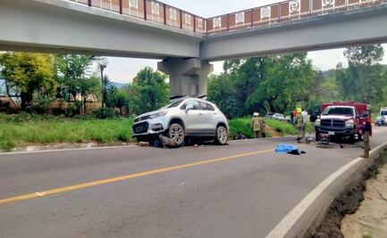 Delegada de Profeco en Oaxaca involucrada en accidente fatal; dos jóvenes mueren en choque sobre la carretera federal 175