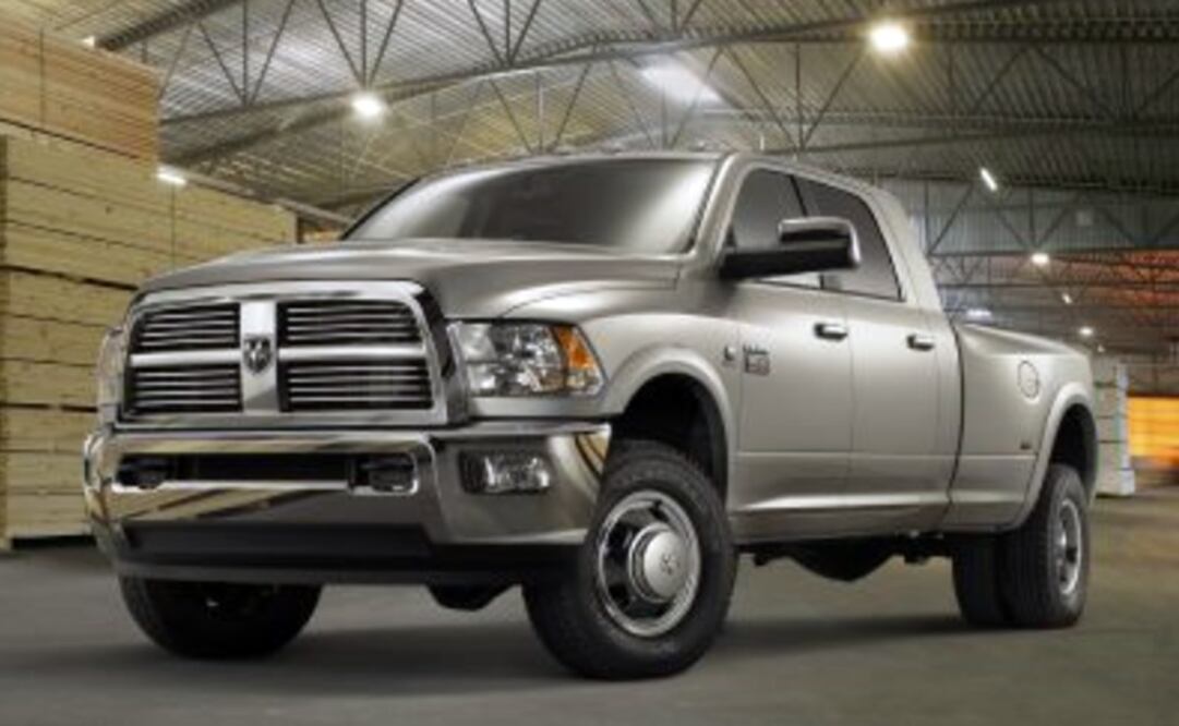 Fiat Chrysler llama a revisión a 21 mil 668 camionetas en México