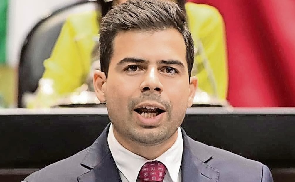 Manuel Alejandro Cota Cárdenas, hijo del exgobernador de BCS Leonel Cota Montaño; actualmente es diputado federal con licencia por BCS (Distrito 1).