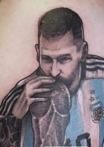 Fans se tatúan a Lionel Messi, pero el resultado no fue el esperado