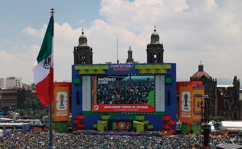 Alistan concierto en el Fan Fest del Zócalo al término del partido México-Inglaterra; prevén superar meta de 2 millones de asistentes