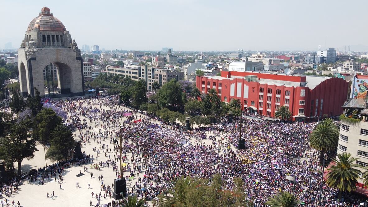 Conforme avanzaba la marcha, más mujeres se iban sumando para gritar las consignas y apoyar el objetivo de la movilización. Foto: Archivo/EL UNIVERSAL