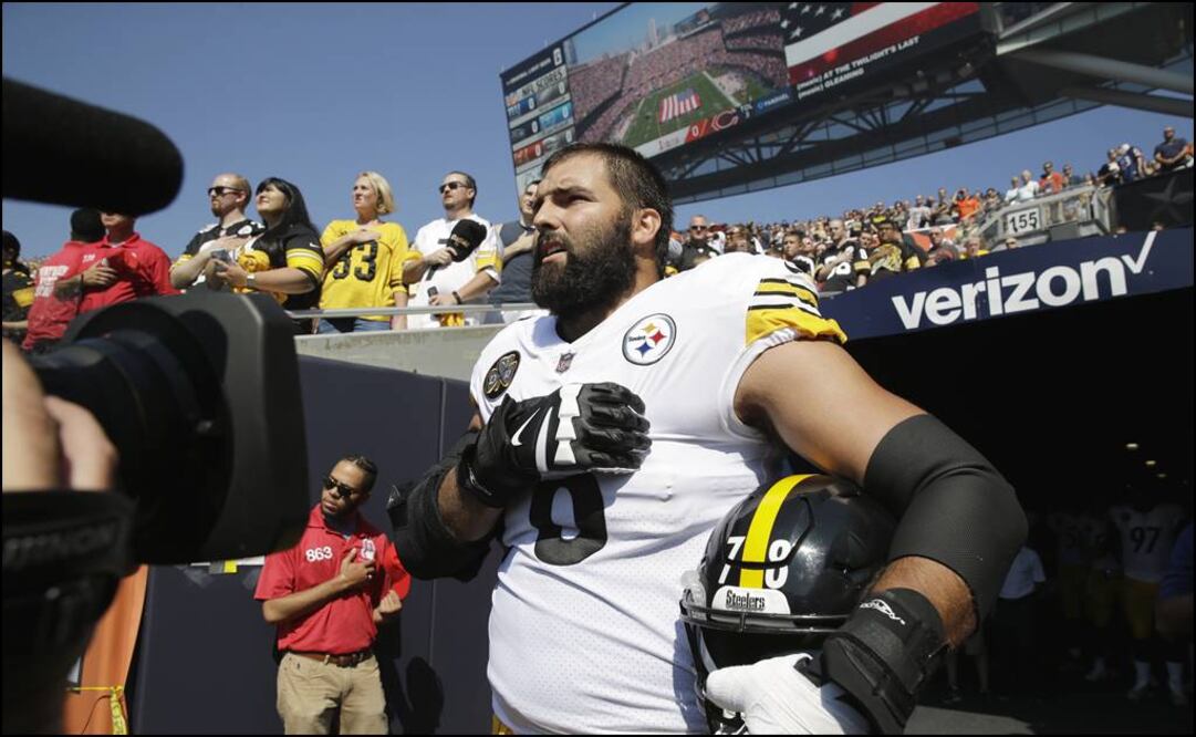 AP. Villanueva entonó el himno nacional