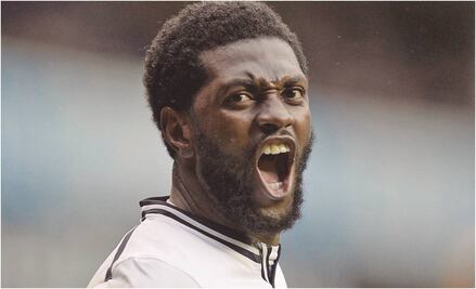 El Olimpia hace oficial la llegada de Adebayor