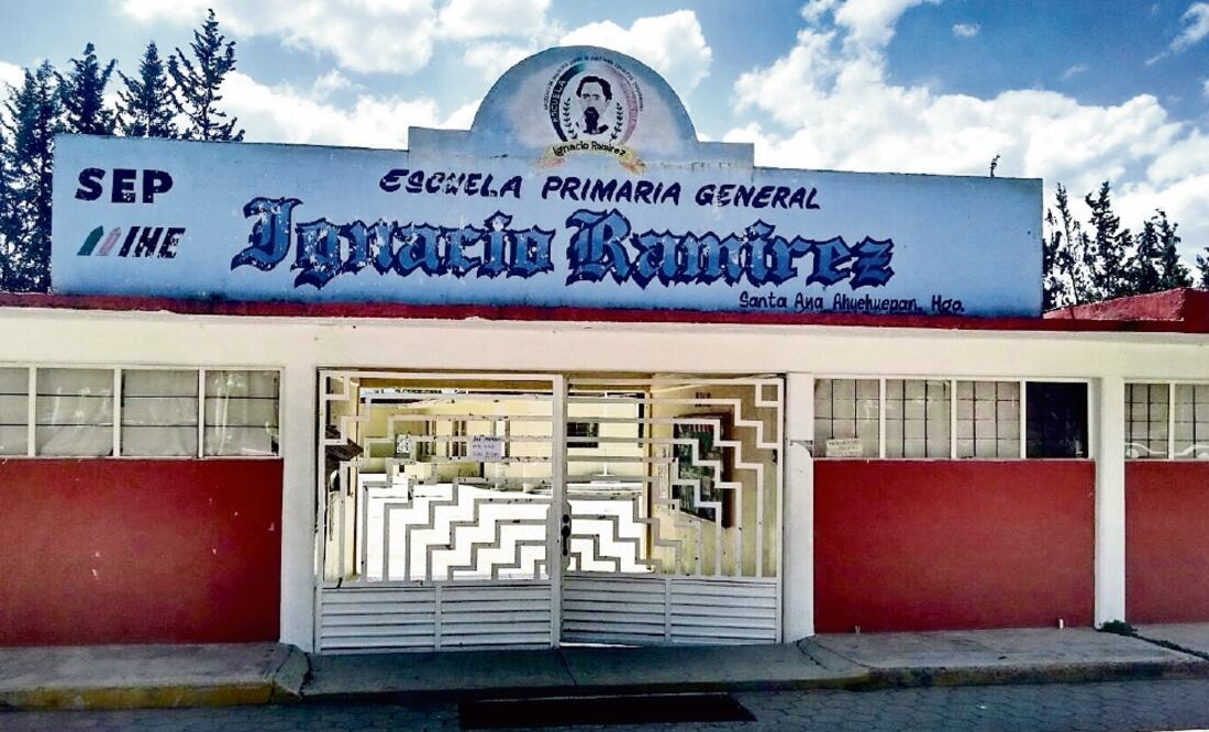 Aunque en el plantel se encontraban maestros y padres de familia, éstos aseguraron que no escucharon la detonación. (CORTESÍA)