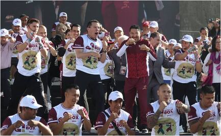 Martí Batres encabeza clase masiva de Box en el Zócalo de la CDMX