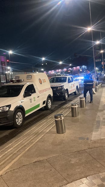 Servicios de Emergencia arribando a la estación Bellas Artes Foto: Especial