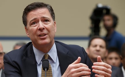 Republicanos atacan a director del FBI por caso Clinton