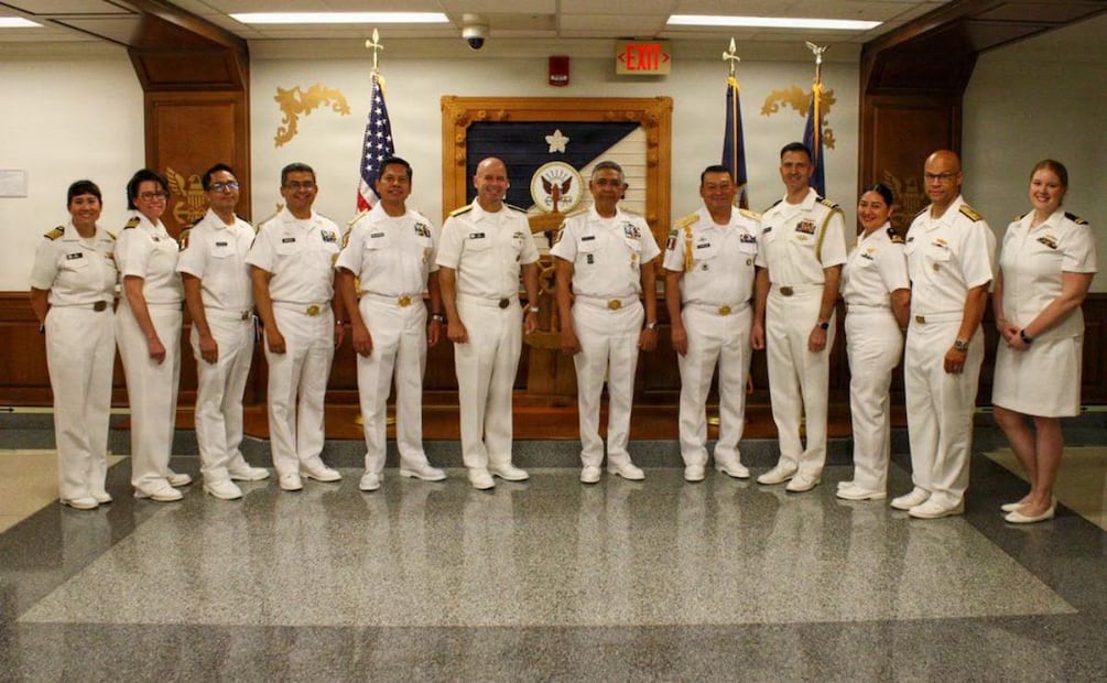 James W. Kilby subjefe de operaciones navales junto al almirante Raymundo Pedro Morales Ángeles, titular de la Semar en México (06/06/2026). Foto: Especial