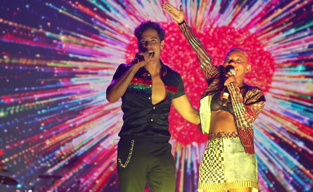 Christian Chávez cantó con Mabiland “Este corazón”, de RBD. Foto: Carlos Mejía/ EL UNIVERSAL.