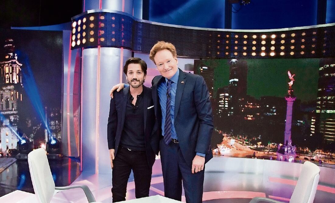 Con Diego Luna (izq.) habló sobre su papel en Star Wars: Rogue One (TELEVISA)