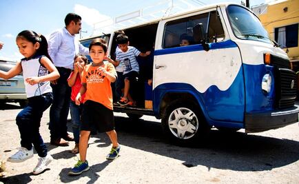 “Teacher of the van” sells sweatshirts to raise funds for school