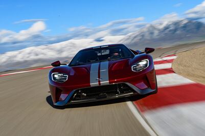 Razones por las que el Ford GT se cree un avión de combate 