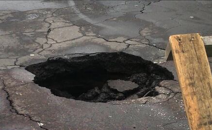 Se abre socavón en colonia Obrera