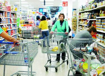 Inversión física retrocede en el cuarto trimestre de 2024; consumo privado reporta una disminución de 1.4%