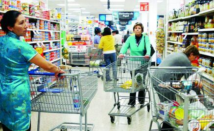 Inversión física retrocede en el cuarto trimestre de 2024; consumo privado reporta una disminución de 1.4%