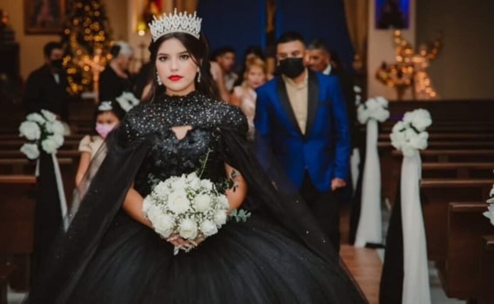 "Lo hemos tomado muy bien", dice mamá de quinceañera que realizó sesión de fotos en casa de los narcosatánicos