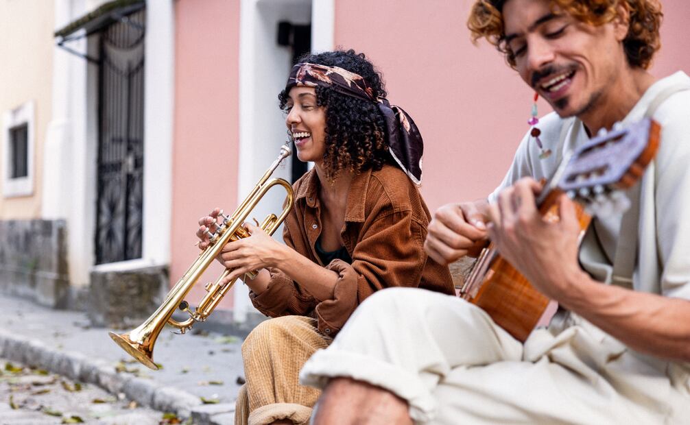 Este domingo 24 de agosto, se celebra el Día Internacional de la Música Extraña. Foto: Canva