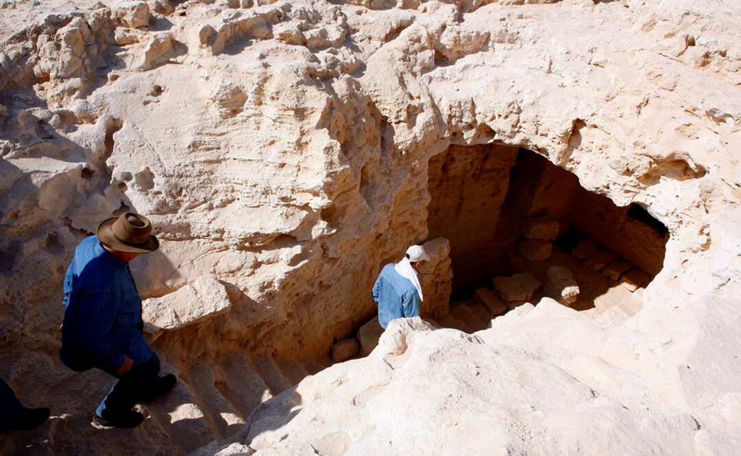 En esta foto de archivo se muestra una tumba donde fue hallado un rostro de Cleopatra hecho de alabastro. FOTO: Archivo EFE.