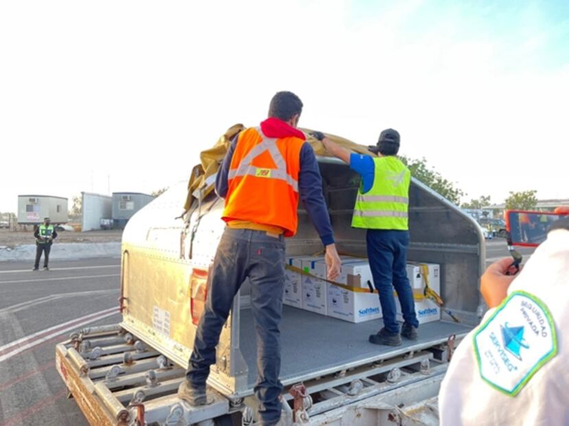 Reciben en Sinaloa nuevo embarque de vacunas para reenviarlas a Chihuahua