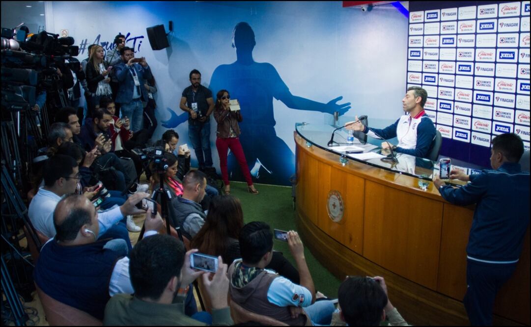 Pedro Caixinha en conferencia de prensa en La Noria. Foto: Imago7