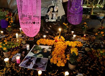 Recuerdan a víctimas de Multifamiliar Tlalpan con ofrendas