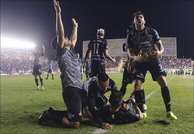 Aficionados de Alebrijes agreden a policías en la final del Ascenso