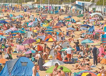 Gobiernos pactan vacunas con empresas