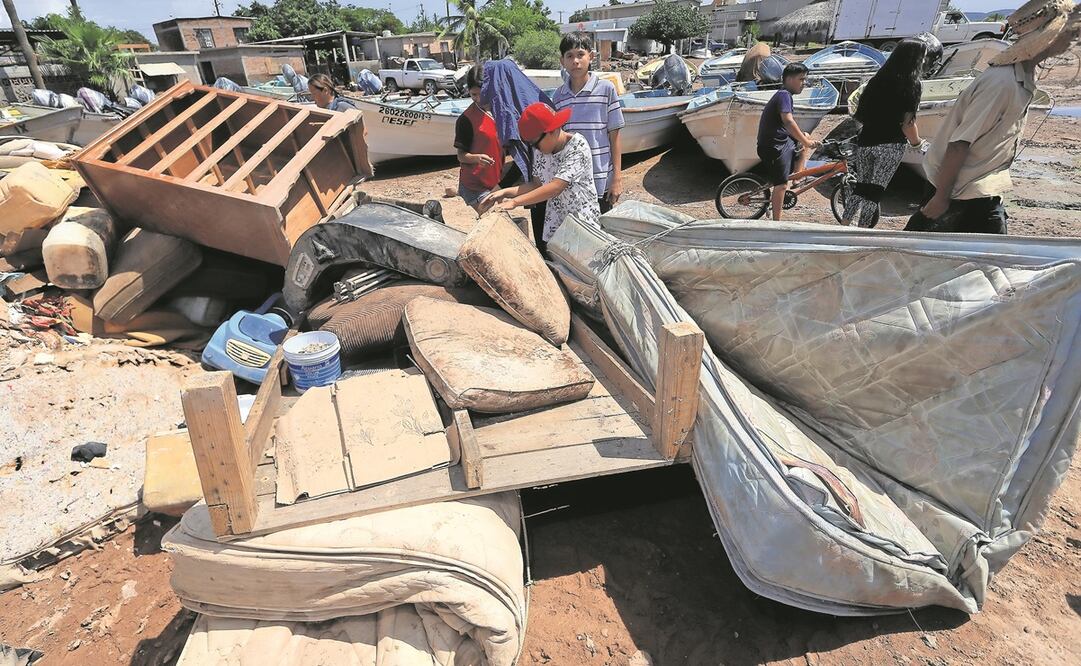 En tres días, en la región Empalme-Guaymas se registraron 457 milímetros de agua, cantidad que recibe el estado en un año. Los pobladores tuvieron poco tiempo para resguardar algunas cosas; muchos lo perdieron todo. En las calles se apilan muebles, ropa y