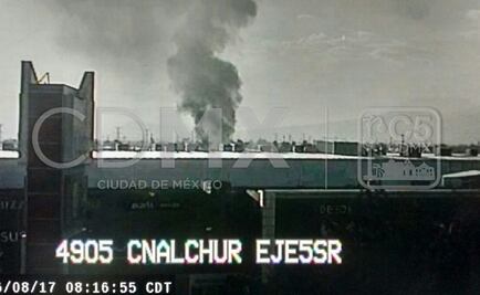 Bomberos combaten incendio en la Central de Abasto