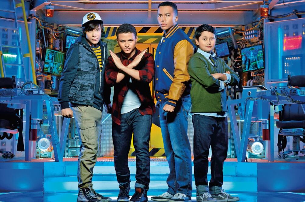 Un adolescente debe salvar al mundo usando la tecnología, pero sobre todo apoyándose en sus seres queridos (FOTOS: CORTESÍA. DISNEY XD)