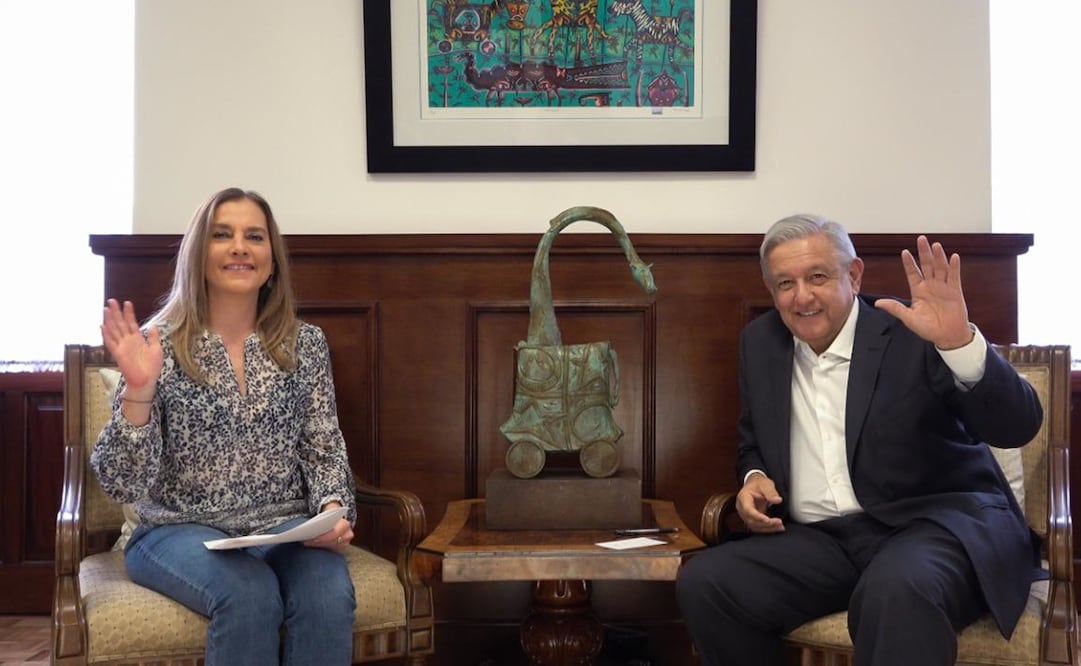 AMLO y Beatriz Gutiérrez leen cuento por Día del Niño