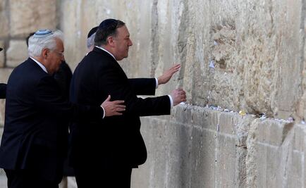 Pompeo rompe tradición y visita Muro de los Lamentos en Jerusalén