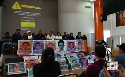 Caso Ayotzinapa: Padres de los 43 normalistas abandonan mesa con Segob; "Nos quieren dividir", acusan 