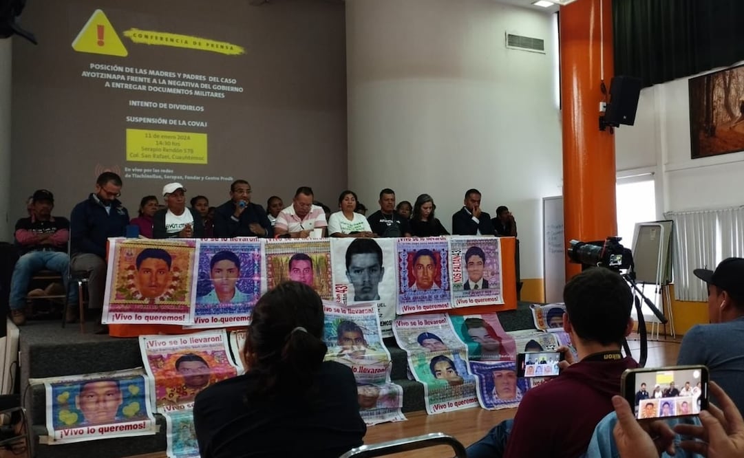 Padres de los 43 normalistas de Ayotzinapa. Foto: Centro Prodh