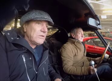 Baterista de Pink Floyd muestra su Ferrari 250 GTO al vocalista de AC/DC