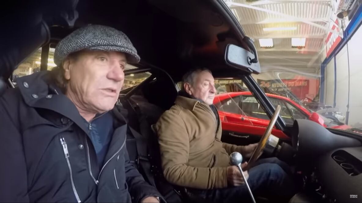 Baterista de Pink Floyd muestra su Ferrari 250 GTO al vocalista de AC/DC