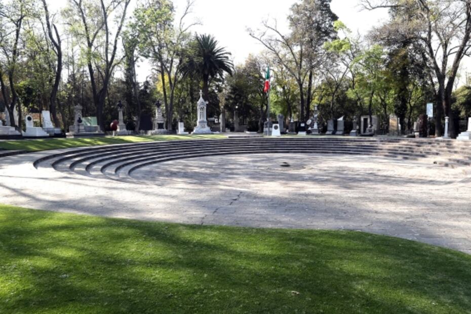 La Glorieta donde descansan pocas mujeres ilustres