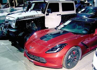 Arranca subasta de vehículos oficiales en Santa Lucía