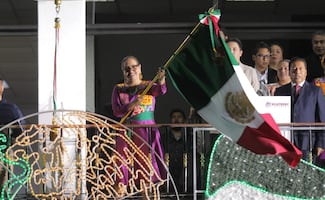 Alcaldesa de Ecatepec llama a dar muerte a corrupción, saqueo y violencia en Grito de Independencia; preside desfile del 16 de septiembre