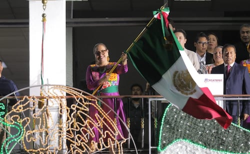 Alcaldesa de Ecatepec llama a dar muerte a corrupción, saqueo y violencia en Grito de Independencia; preside desfile del 16 de septiembre