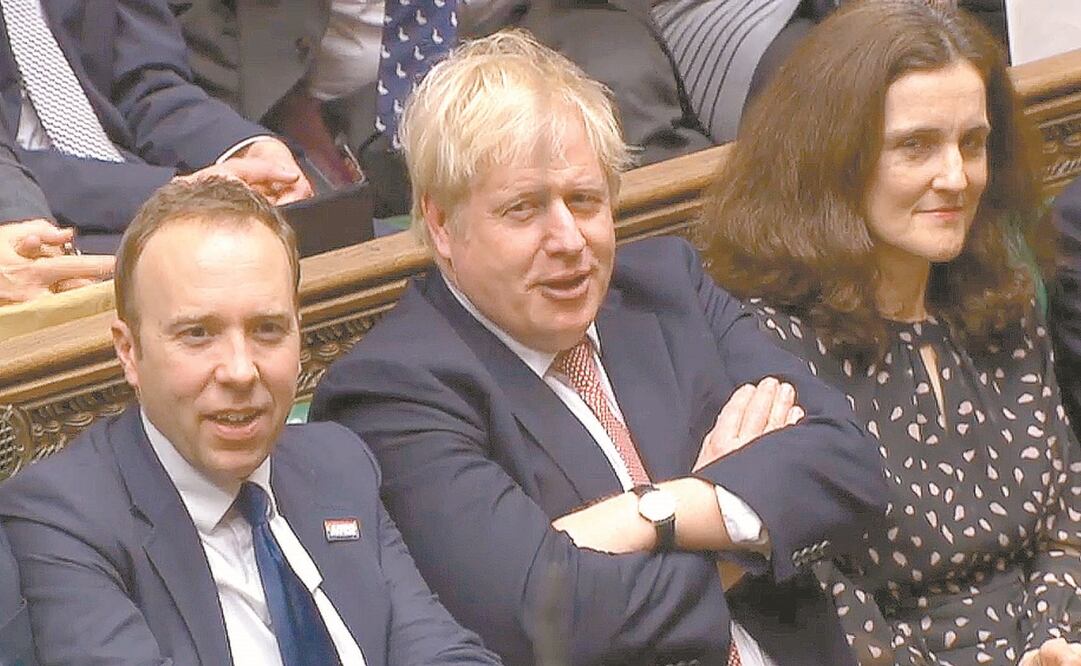 El primer ministro británico, Boris Johnson, ayer luego de que los diputados británicos aprobaran el acuerdo de salida de la UE, en Londres. Foto: AFP