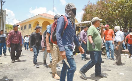 Simpatizantes de autodefensas "El Machete" ingresan a cabecera municipal de Pantelhó, Chiapas; permanecerán por tiempo indefinido
